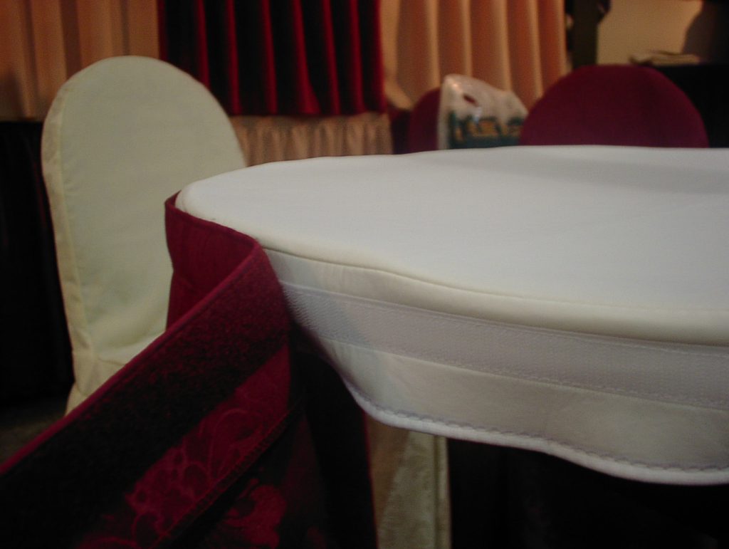 Table Moulton and Table Molleton Clip Drape International